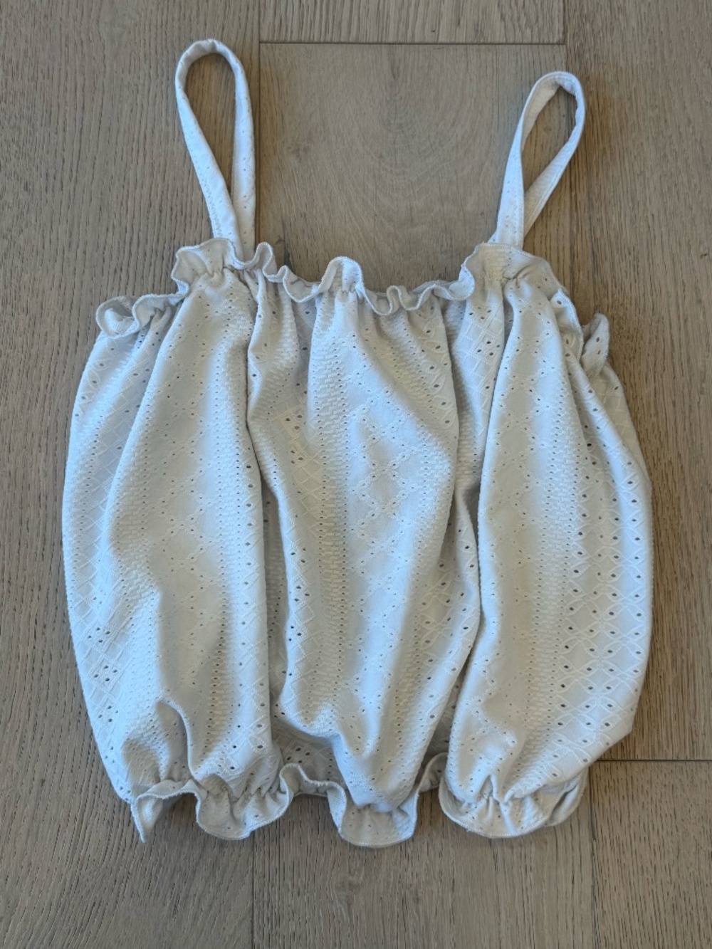 Livi by Olivia Rae White Eyelet Smocked Ruffle Cami Tank Top Size Medium